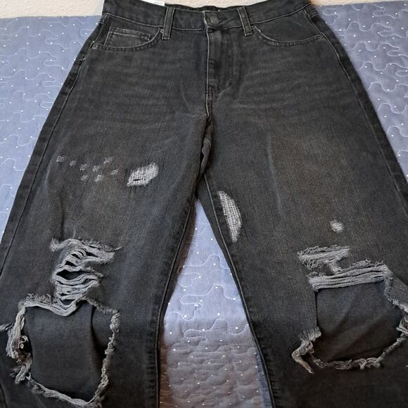Forever 21 90s fit black distressed jeans size 26 NWT - Picture 2 of 6